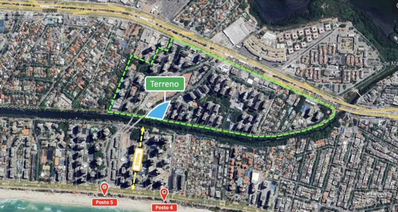 Mapa de localização do terreno do Kronos by Tegra, a 500m da praia da Barra